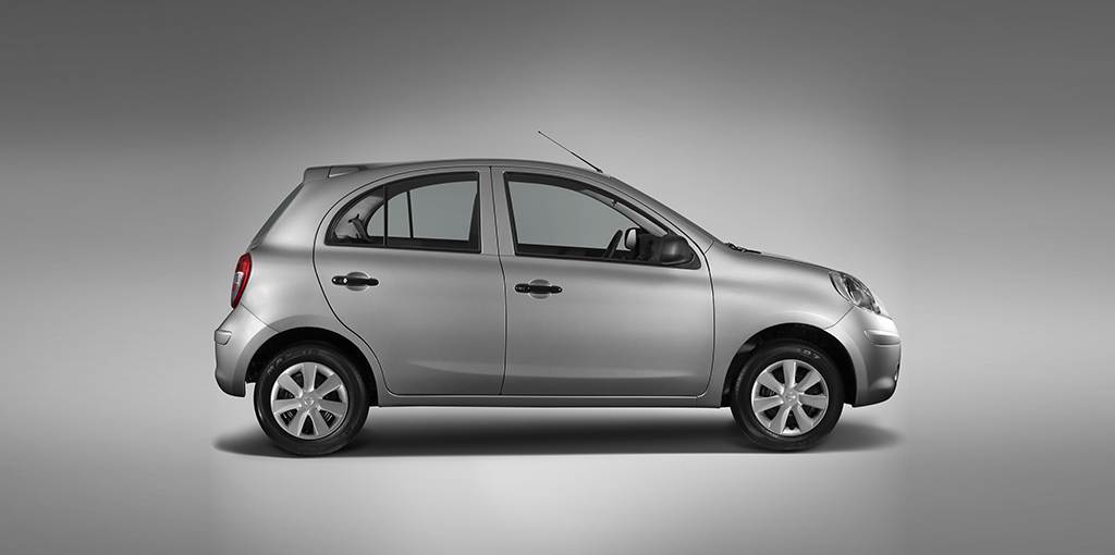 Nissan March perfil e