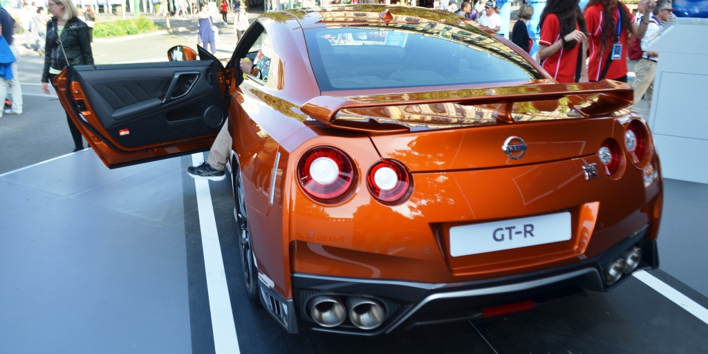 Nissan GT-R atras