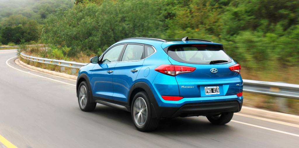 Hyundai New Tucson atras