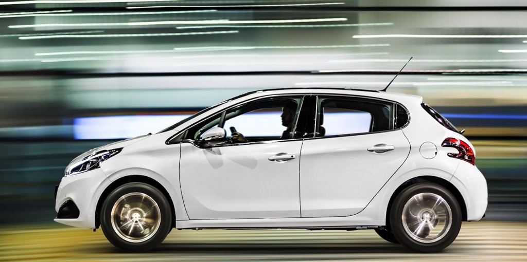 Peugeot 208 perfil