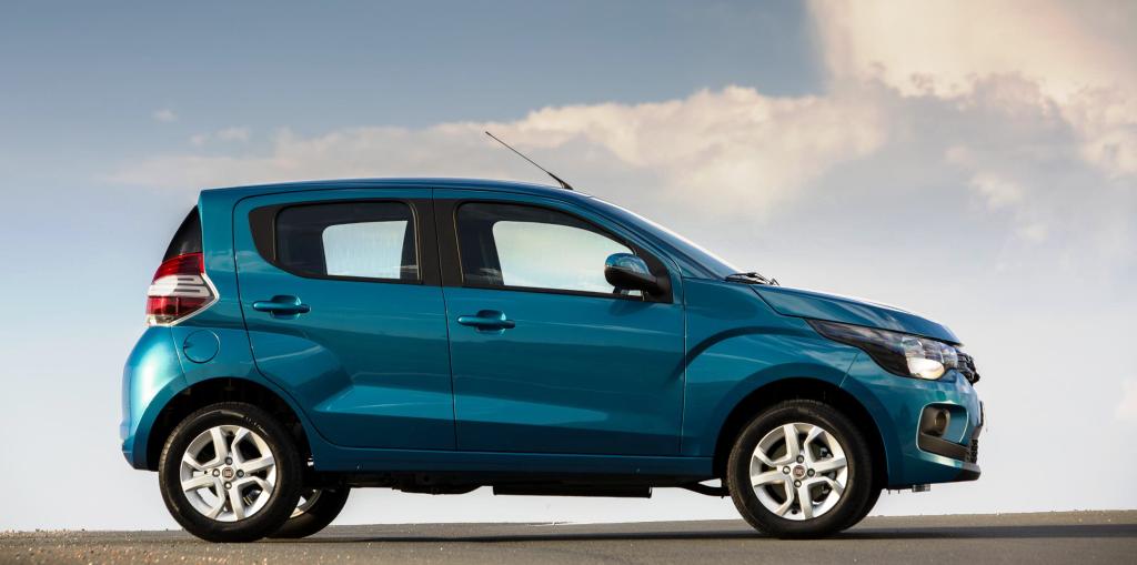 fiat mobi lateral