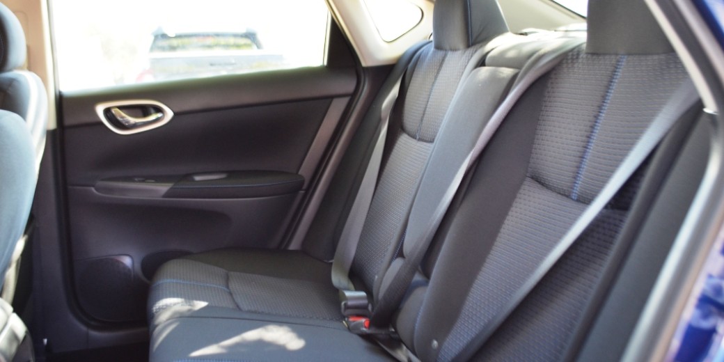 Nissan Sentra interior 5