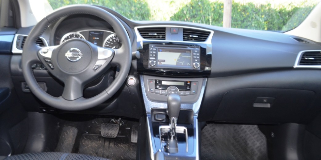 nissan sentra 2 interior