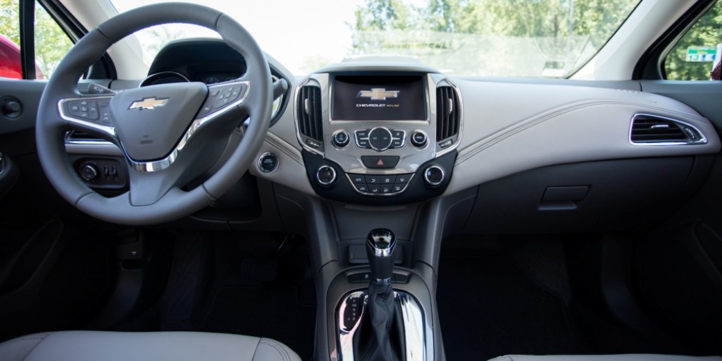 Chevrolet Cruze5 interior 1