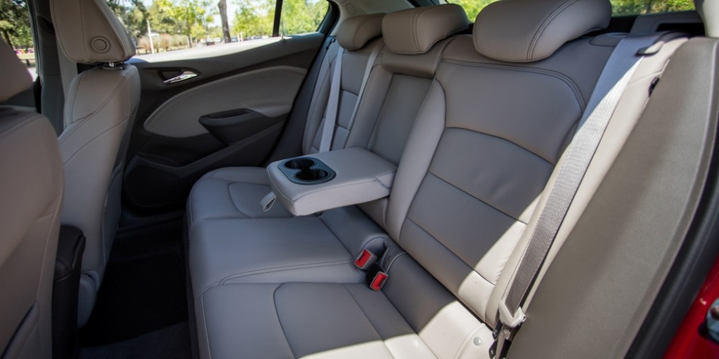 Chevrolet Cruze5 interior 3