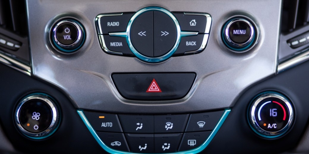 Chevrolet Cruze5 interior 4