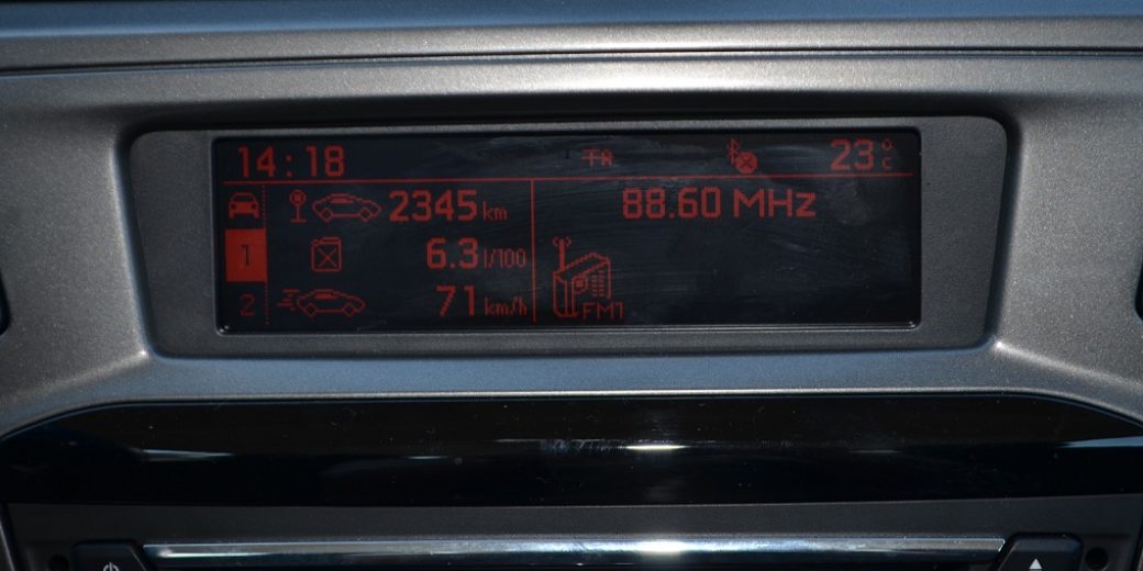 Peugeot 301 interior 2