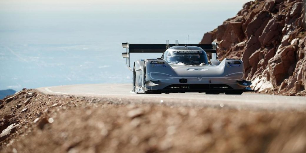 Volkswagen Pikes Peak ID R precipicio