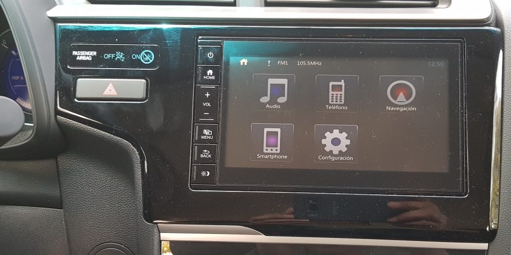 Honda Fit interior pantalla