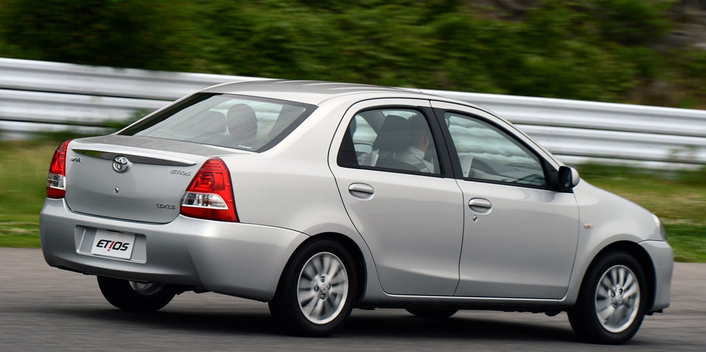 toyota_etios_sedan_