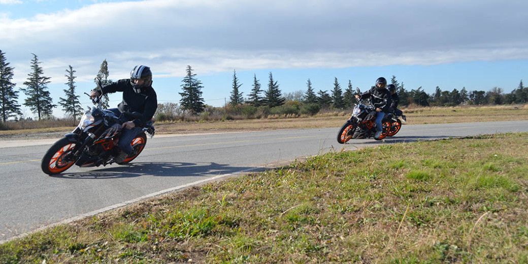 En accion KTM Duke 390