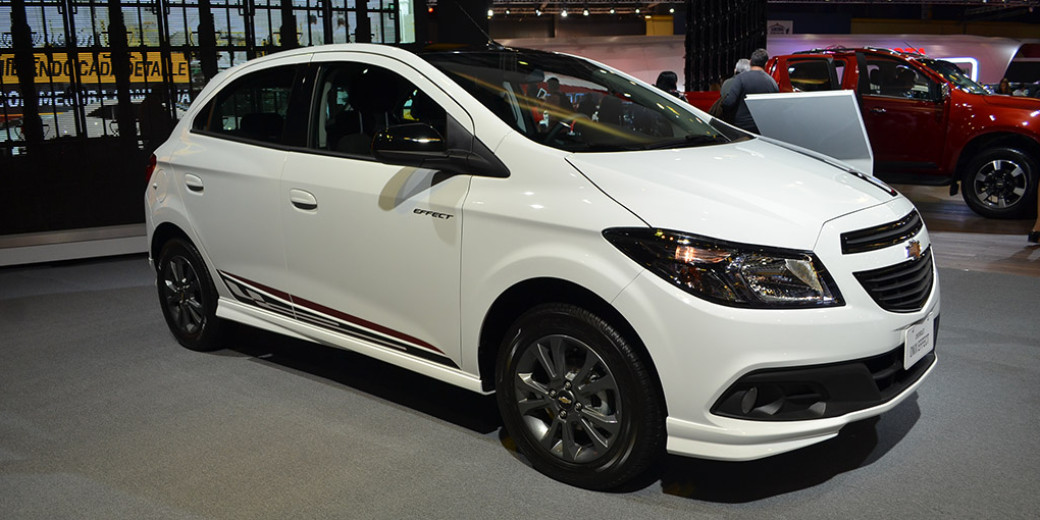 Chevrolet Onix Effect 2016 1