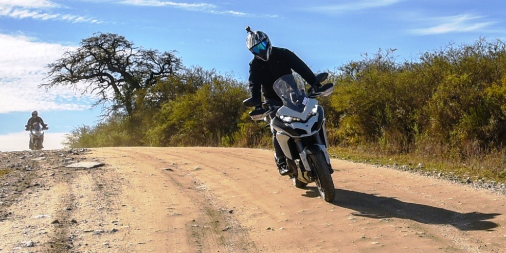 Ducati 1200 multiestrada en tierra 1