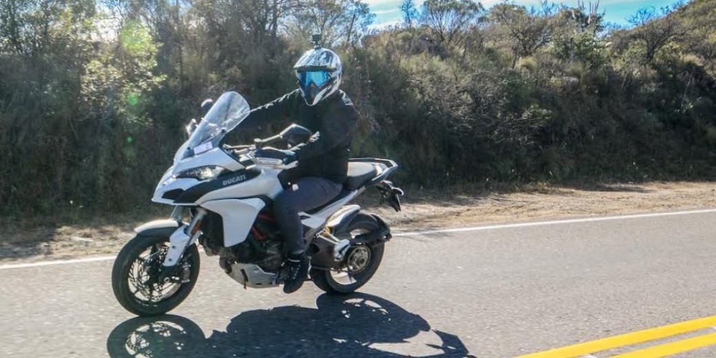 Ducati Multiestrada 1200 en ruta 3