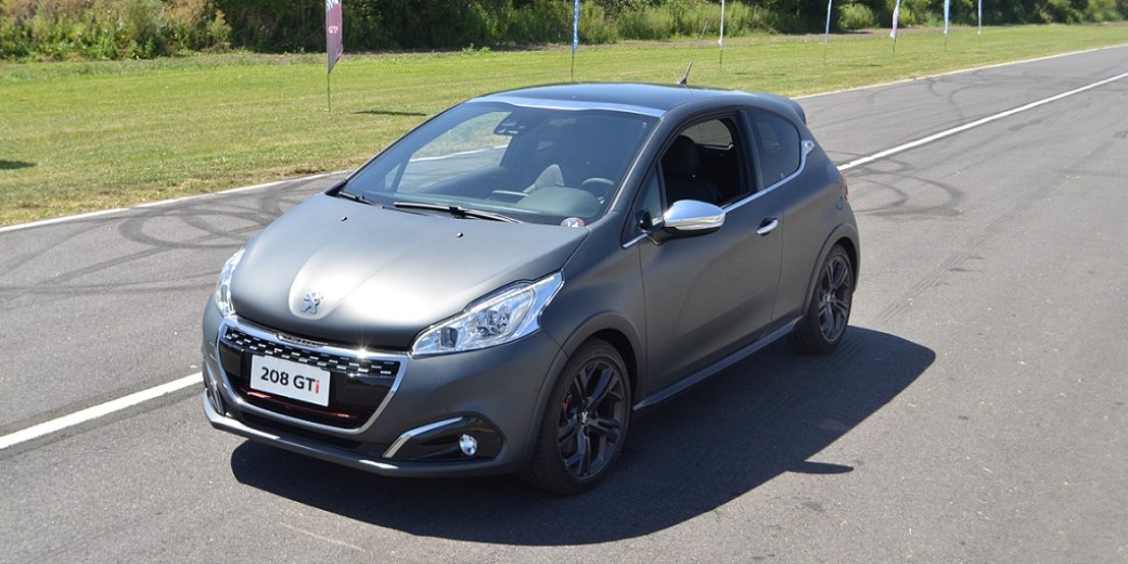 Peugeot 208 gti 1