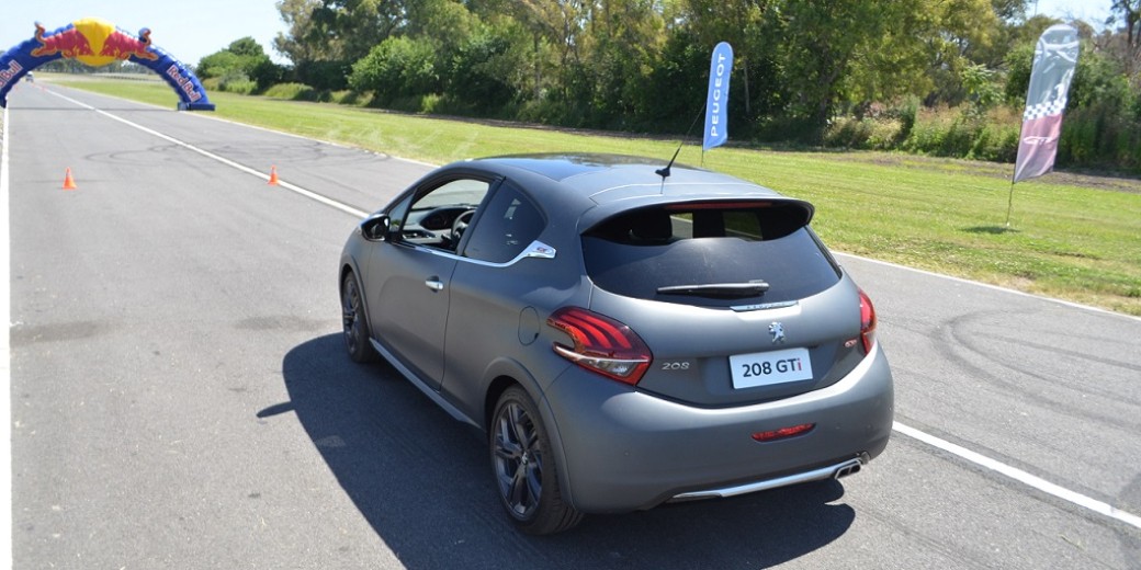 Peugeot 208 gti 2