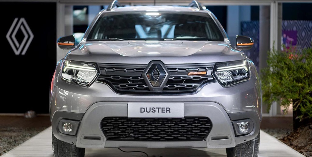 El logo de Renault resalta en el frontal de Duster.